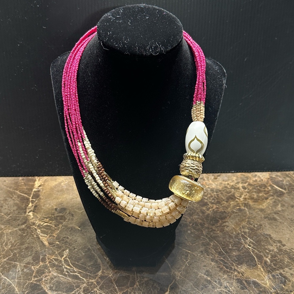 CHICOS. Elegant Pink and Gold Beaded Necklace with extender. - Picture 2 of 4
